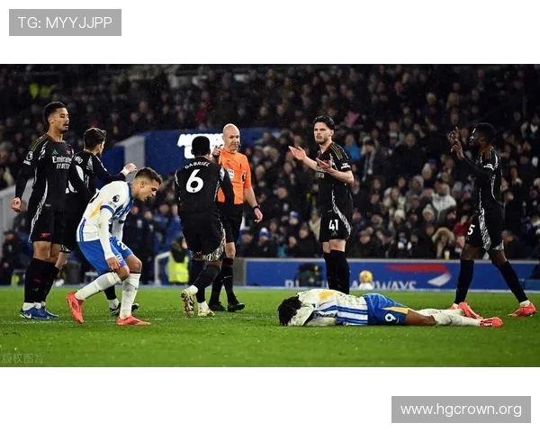 布莱顿球迷试图用现金诱惑裁判 点球判决最终被取消 布莱顿球迷试图用现金诱惑裁判 点球判决最终被取消