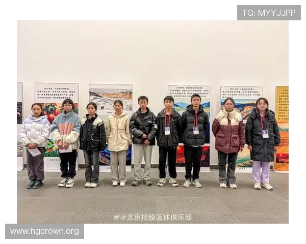 矣进宏带领滇中山坳孩子们走向首都球场开启眺望世界的新篇章 矣进宏带领滇中山坳孩子们走向首都球场开启眺望世界的新篇章